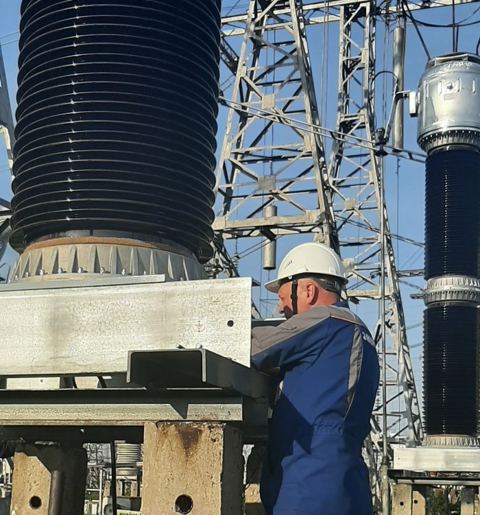 На Кармановской ГРЭС завершились работы по наладке вторичных цепей РЗА трансформатора тока 500 кВ